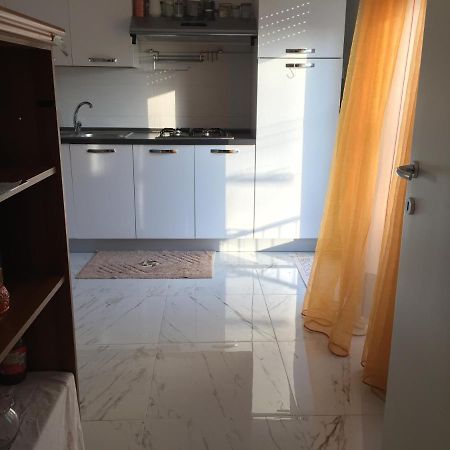 Stop&Go, Camere Condivise Udine Bagian luar foto